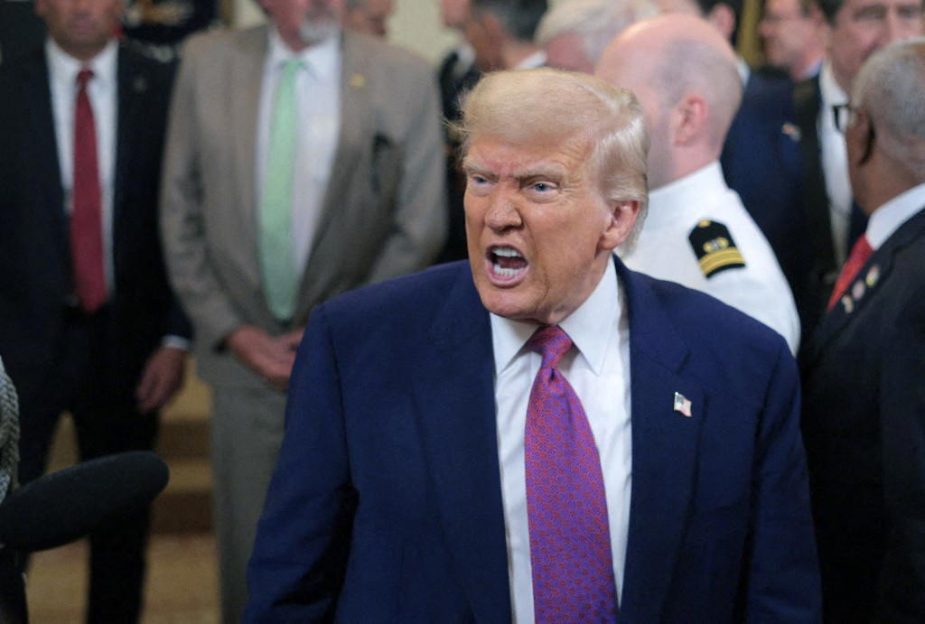 Trump Gives Two Weeks To Assess Russia-Ukraine Peace Prospects