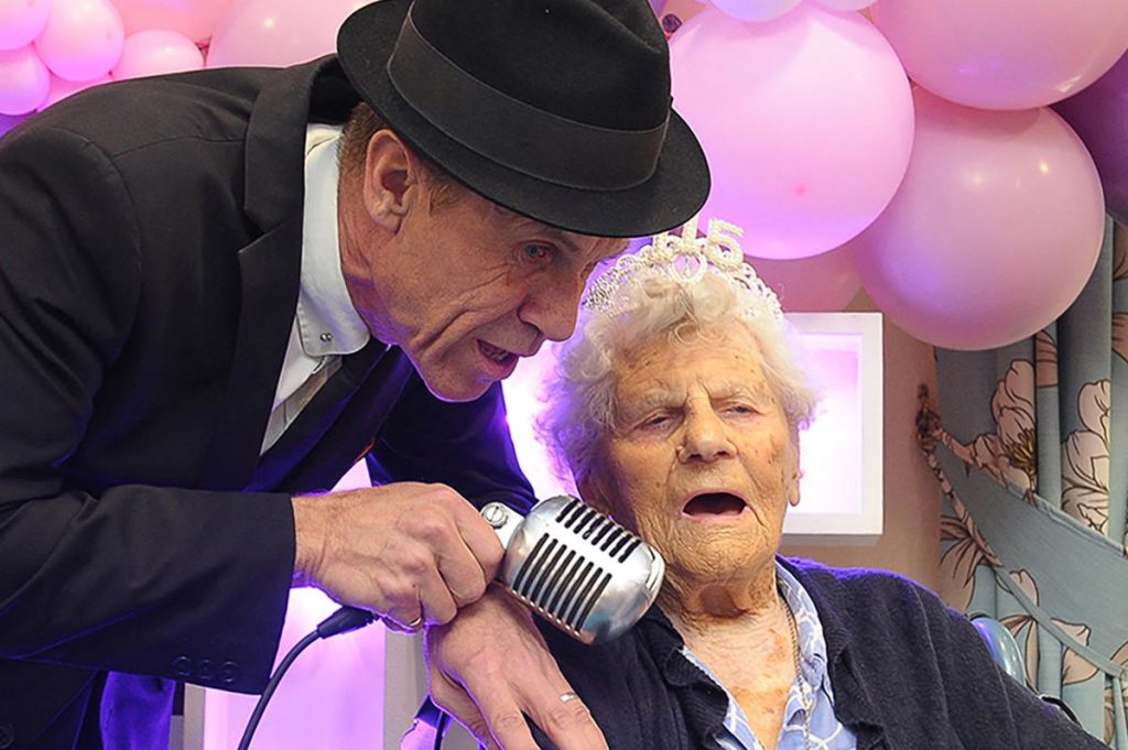 World’S Oldest Person Celebrates 116Th Birthday In Uk