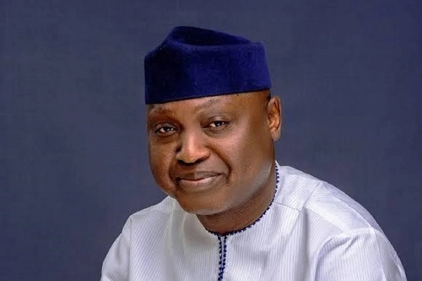 Ekiti 2026: Ekiti Varsity Alumni Purchase Nomination Forms For Oyebanji