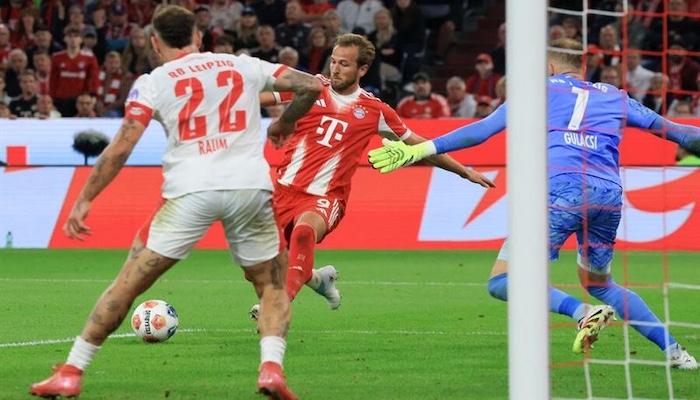 Harry Kane Hits Hat Trick As Bayern Munich Thrash Rb Leipzig In Bundesliga Opener