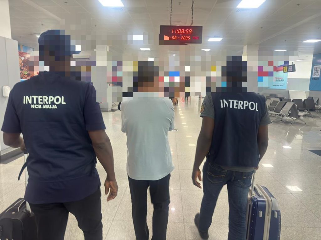 Police Deport Chinese Gang Kingpin