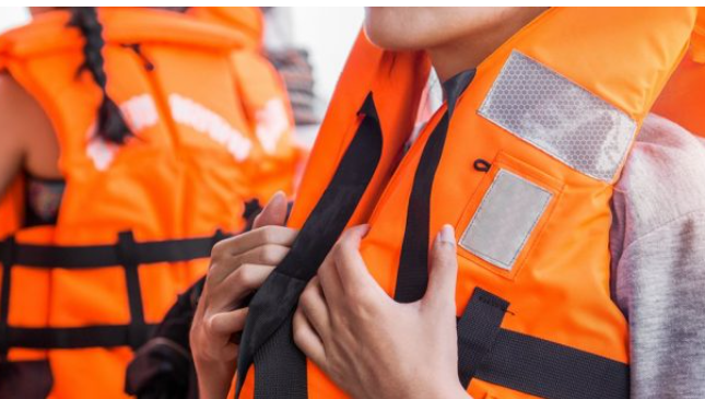 Fg Distributes 1,000 Life Jackets In Ogun, Targets 42,000 Nationwide