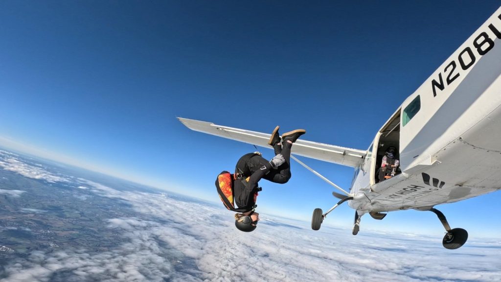 Skydiver Commits Suicide By Jumping 15,500Ft From Plane Just Hours After She Broke Up With Boyfriend