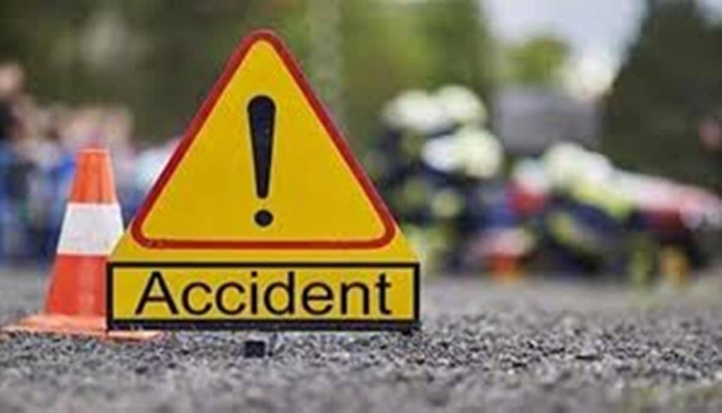 Many Escape Death As Truck Rams Into Stationary Tanker In Lagos
