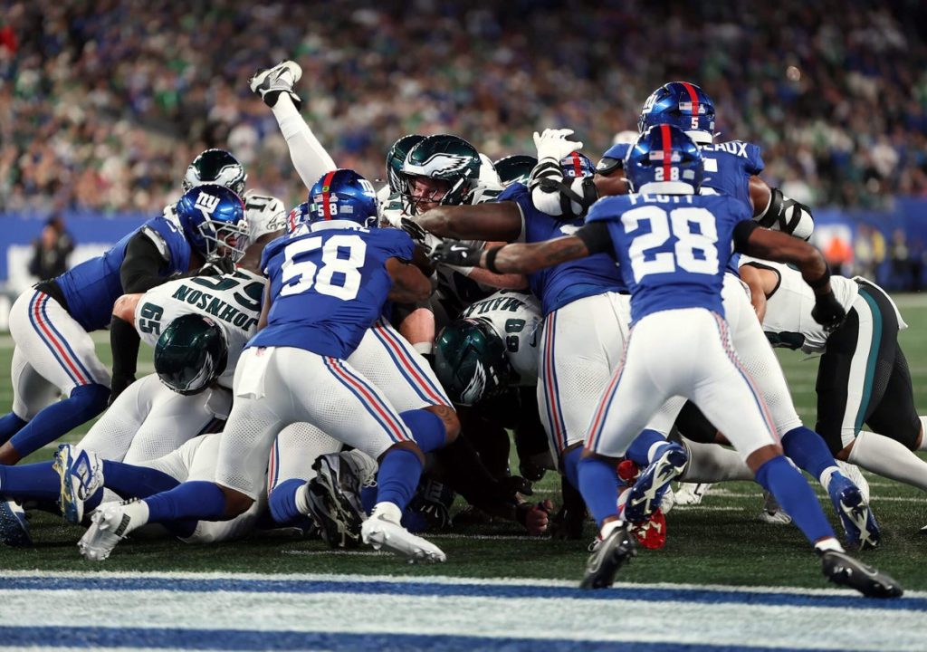 Eagles 4 Straight Tush Pushes Lead To Touchdown Vs. Giants, Frustrate Viewers