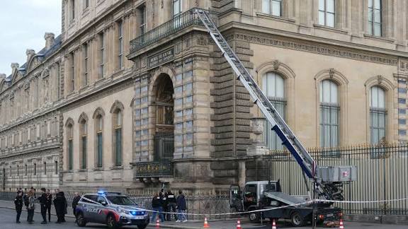 Two Arrested Over Theft Of Jewel From France’S Louvre Museum