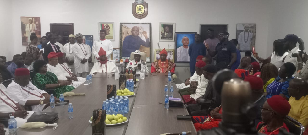 Council Chairman Reconciles Feuding Delta Monarchs After One Decade