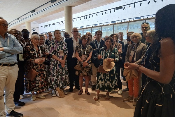 1000562372 1000562372