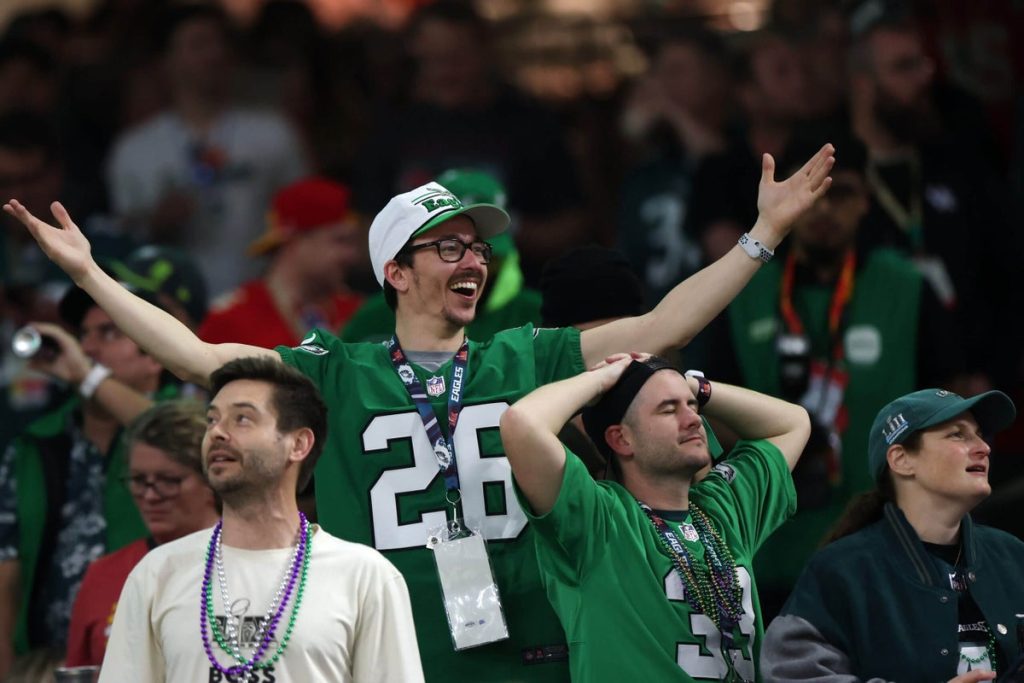 Gettyimages 2198616455 Scaled 1 Pessimism In Standoff As Espn, Youtube Tv Head Toward ‘Monday Night’ Showdown