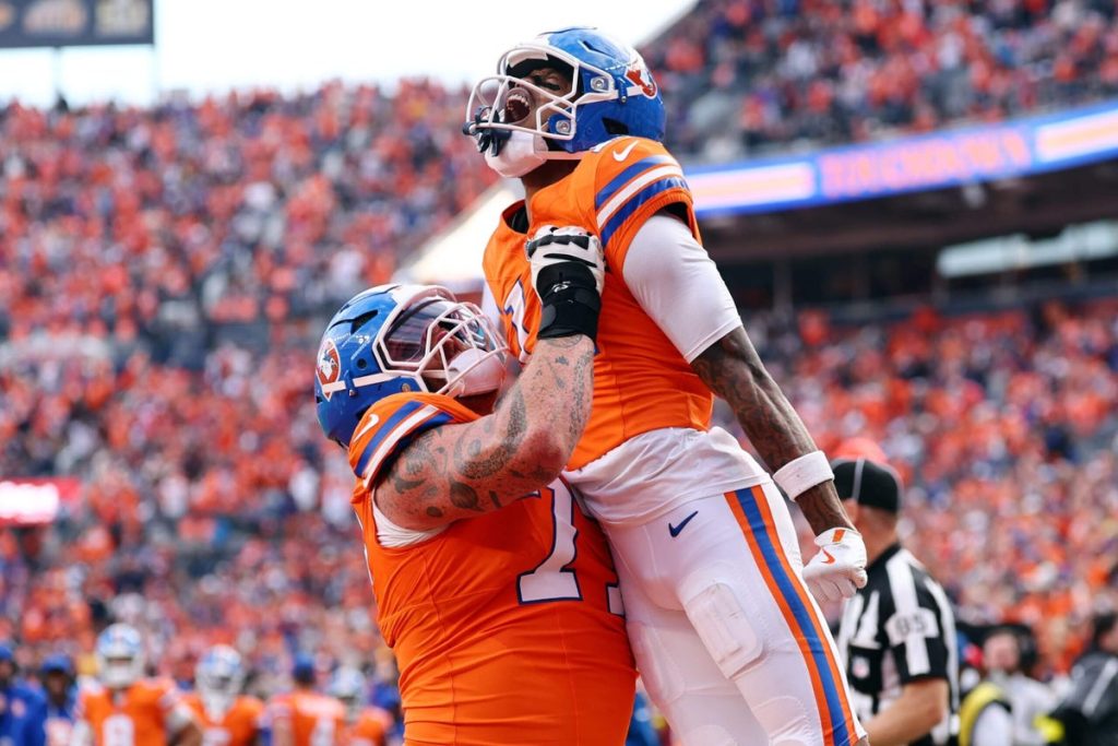 Raiders At Broncos On Tnf: Pete Carroll Vs. Sean Payton, Throwback Jerseys And Tv Props