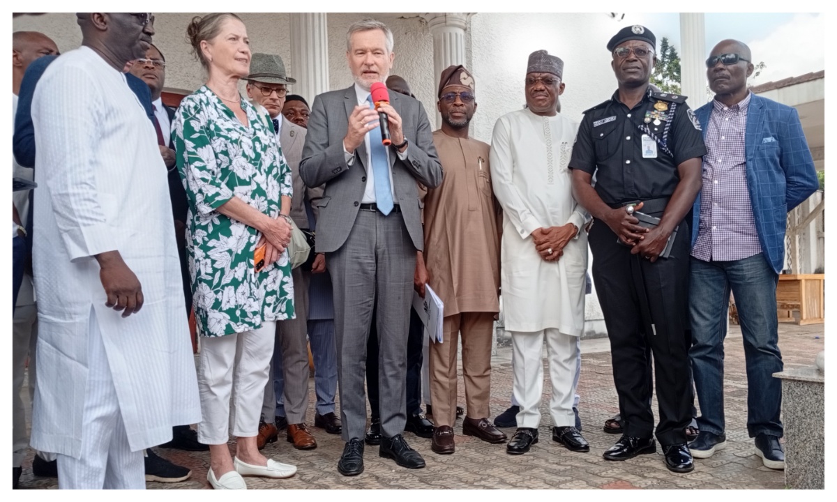 Mixcollage 10 Nov 2025 04 54 Pm 5846