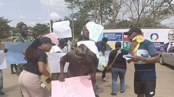 Ondo Protest 1 Youths Protest Poor Roads, Infrastructure In Ondo Governor’S Office