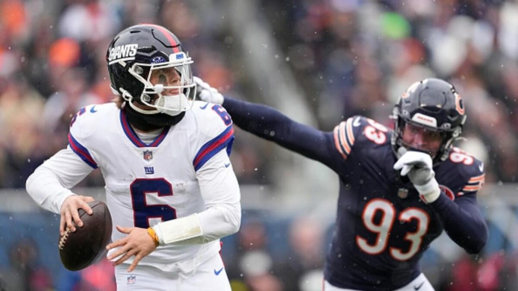 Jaxson Dart Injury Updates: Giants Qb Exits Bears Game With Possible Head Injury