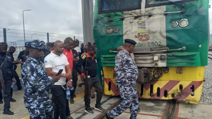 Police Secure Stranded Passengers As Train Derails In Kogi