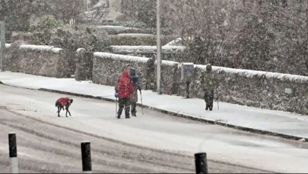 Uk Braces For Sub-Zero Temperatures As Met Office Issues Snow, Ice Warnings