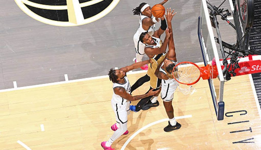 Washington Dc Alexandre Sarr Of The Washington Wizards Drives To The Basket During The Game