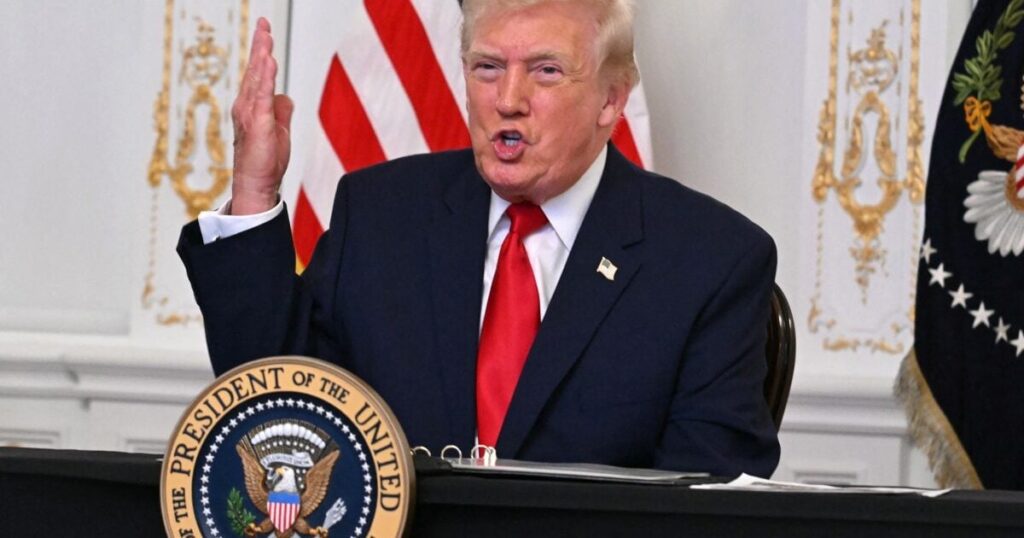 AFP 20251128 86EZ9HM v2 MidRes DonaldTrumpParticipatesInACallWithServiceMembers 1200x630 1 AFP 20251128 86EZ9HM v2 MidRes DonaldTrumpParticipatesInACallWithServiceMembers 1200x630 1