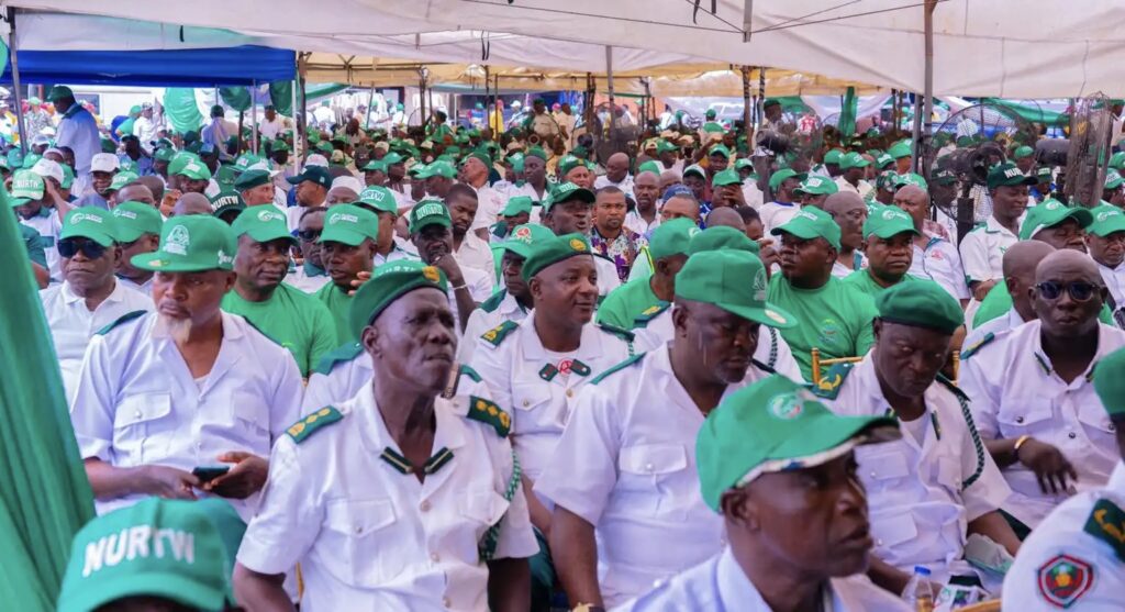 2F1Badbc C8Ff 41Bd B9Ec 02198758A850 2F1Badbc C8Ff 41Bd B9Ec 02198758A850