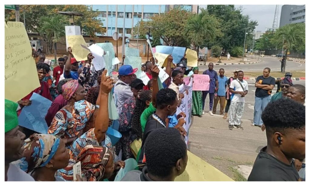 Protest breaks out in Lagos over Makoko demolition Protest breaks out in Lagos over Makoko demolition