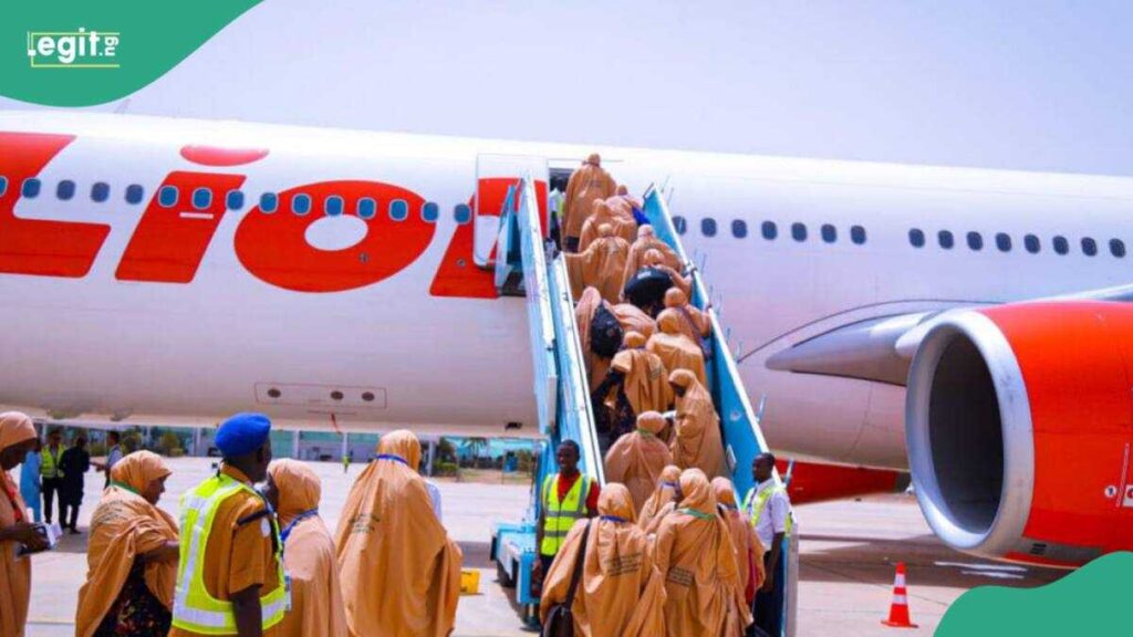 57ba8bbd2d94c409 57ba8bbd2d94c409