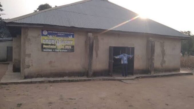 Eeeew 1770017217 Eeeew 1770017217