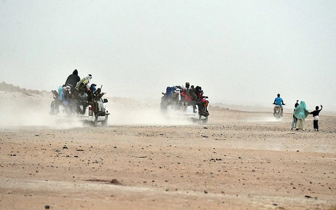 migrants at sahara desert migrants at sahara desert