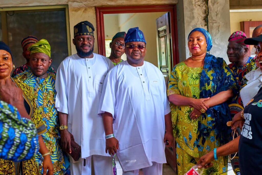 Ro51Q6N4 Ajadi Ro51Q6N4 Ajadi