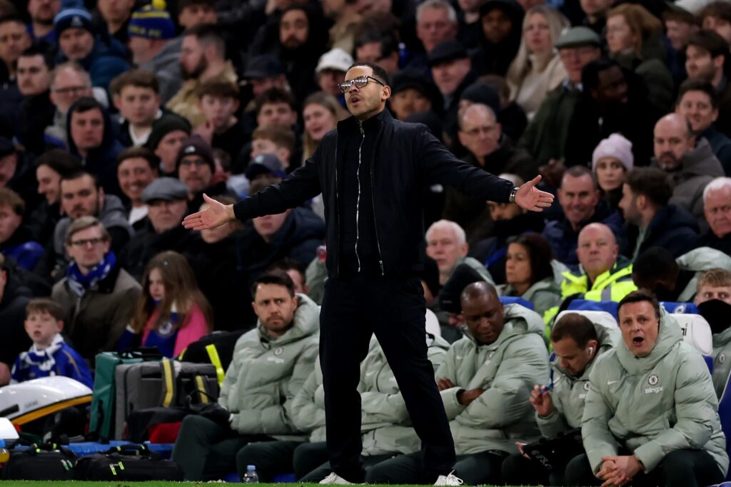 Crop 4085239 Crop 4085239