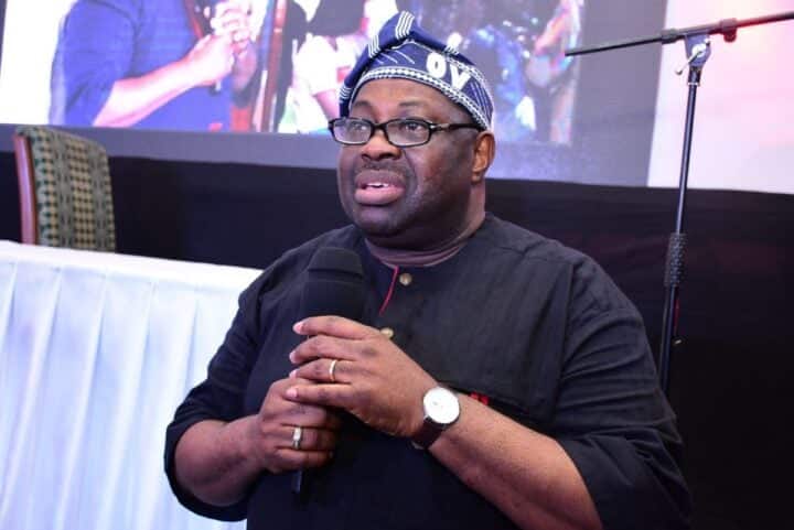 Delemomodu Ovation Book Launch55 E1642181506761 Delemomodu Ovation Book Launch55 E1642181506761