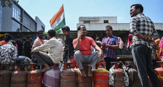 Queue For Gas In India Queue For Gas In India