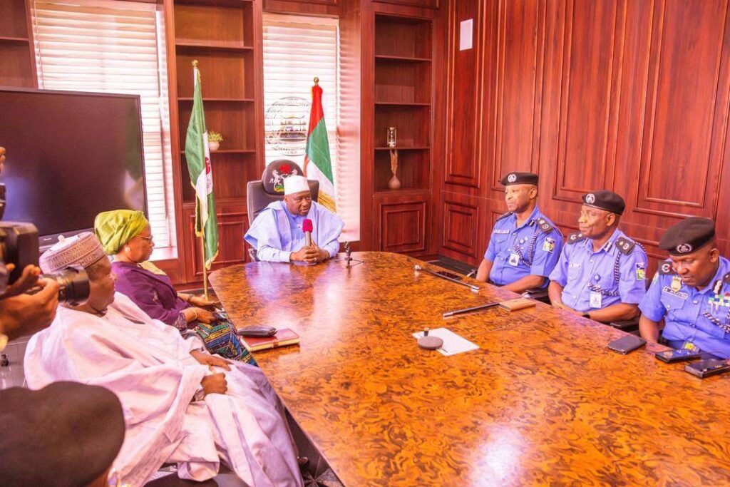 C4C42398 D588 4288 B6F3 0859Df3B7F0F C4C42398 D588 4288 B6F3 0859Df3B7F0F